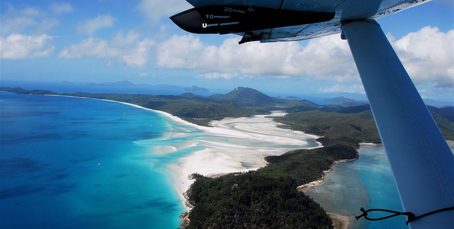 Whitsundays Whitehaven Beach and Great Barrier Reef flight