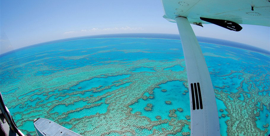 Scenic Flight Over the Great Barrier Reef